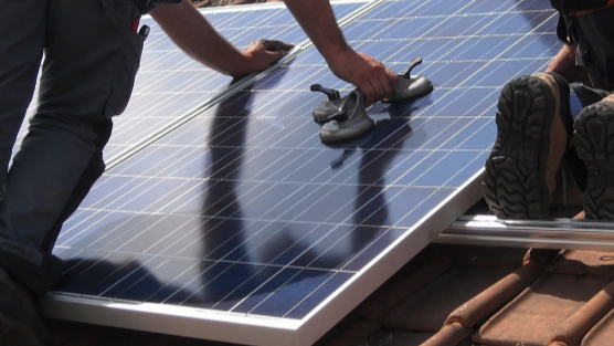 Objavljen Javni poziv za poticanje korištenja obnovljivih izvora energije i sustava pohrane električne energije u obiteljskim kućama EnU-6/26.